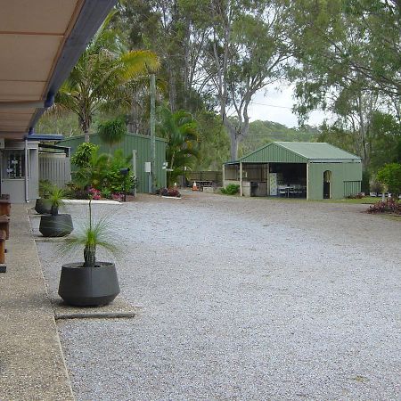 Greenacres Motel / Van Park Benaraby Exterior foto